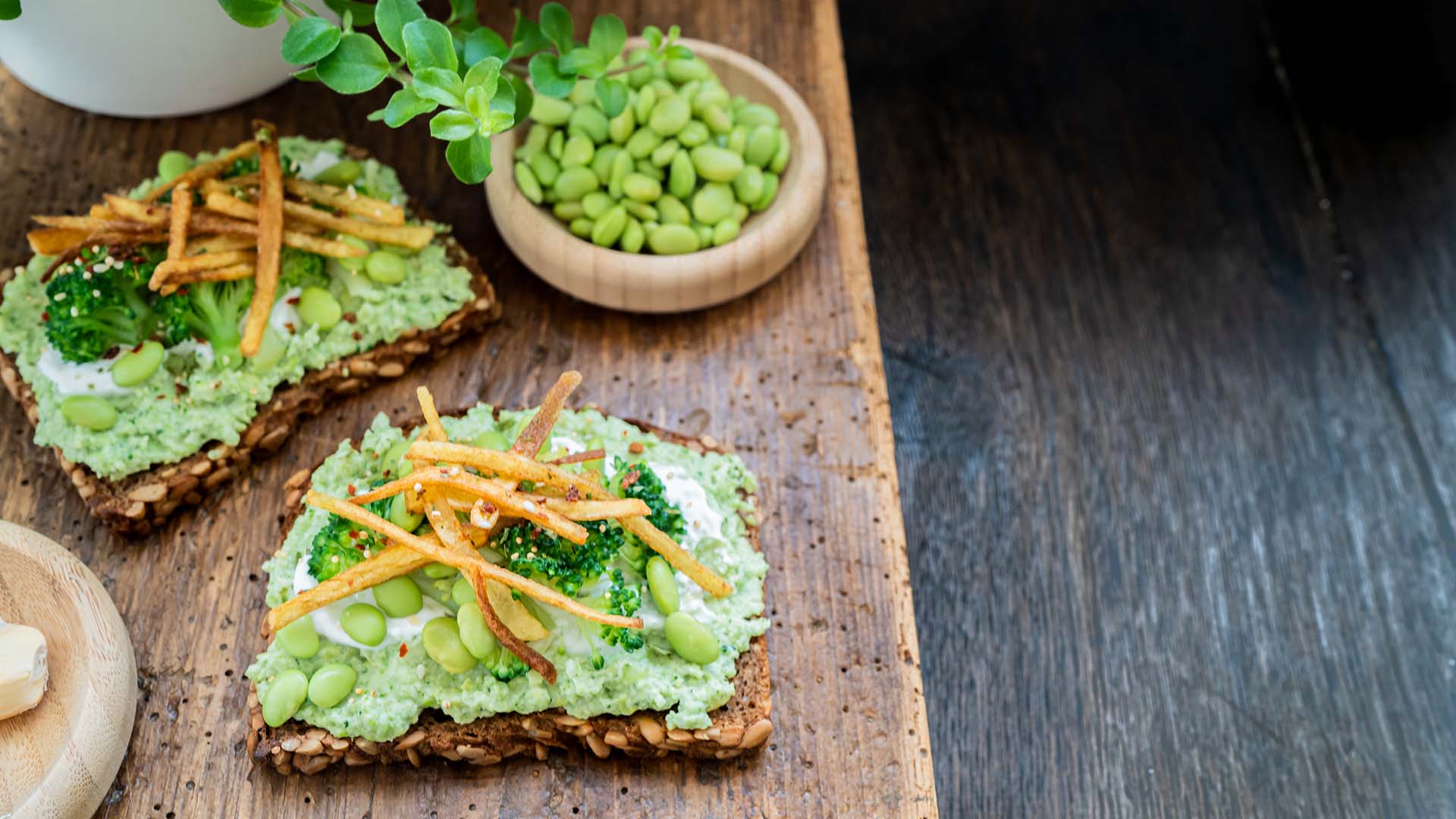 Grüne Brotzeit mit Edamame