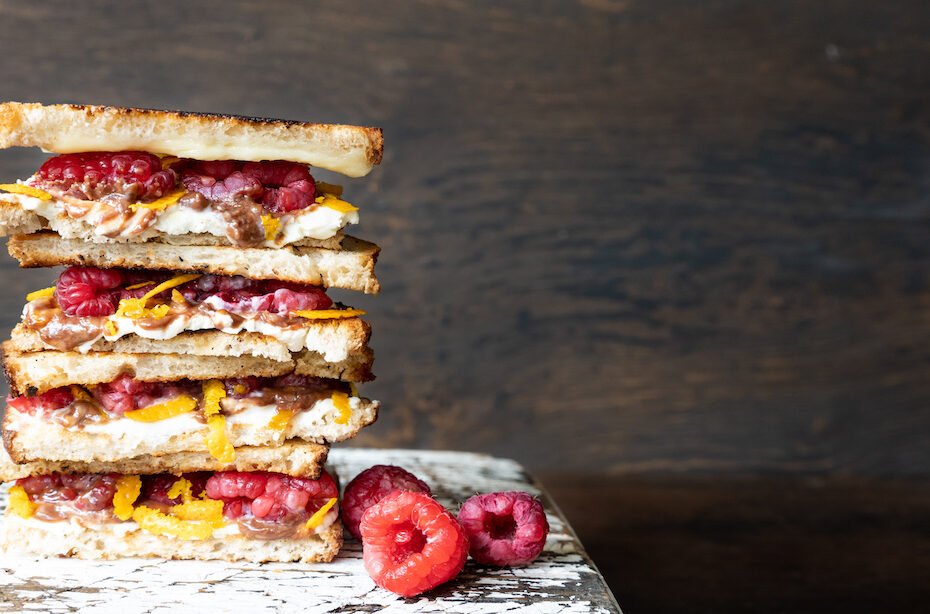Rezept: Schweizer Brotzeit mit veganem Bohnenaufstrich