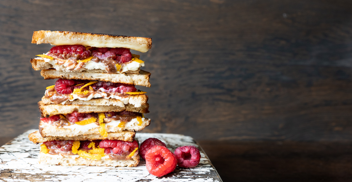 Rezept: Schweizer Brotzeit mit veganem Bohnenaufstrich