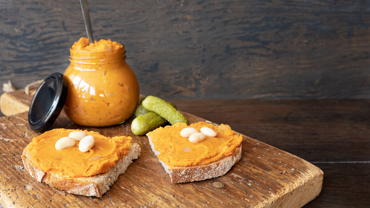 Rezept: Carrot-Hotdog im Brötchen