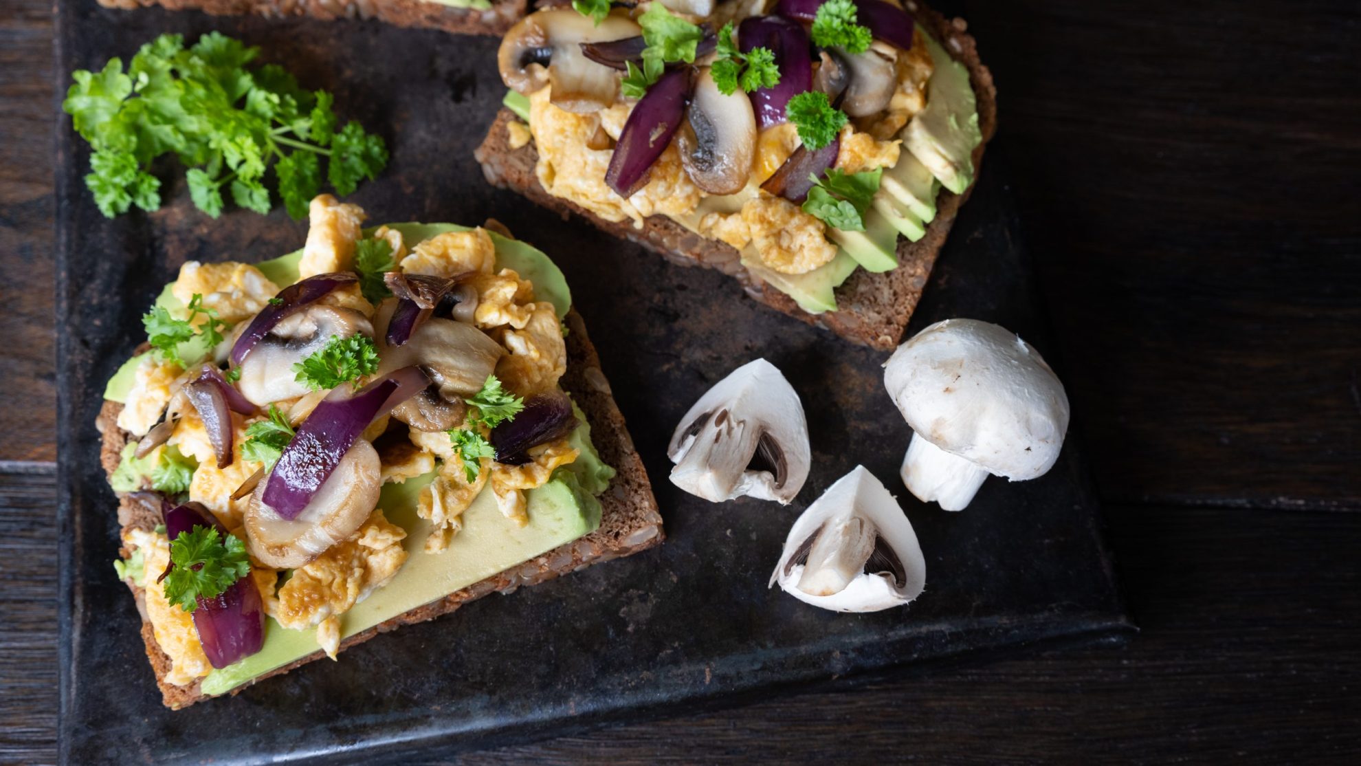 Rezept: Avocado-Rührei Schnitten